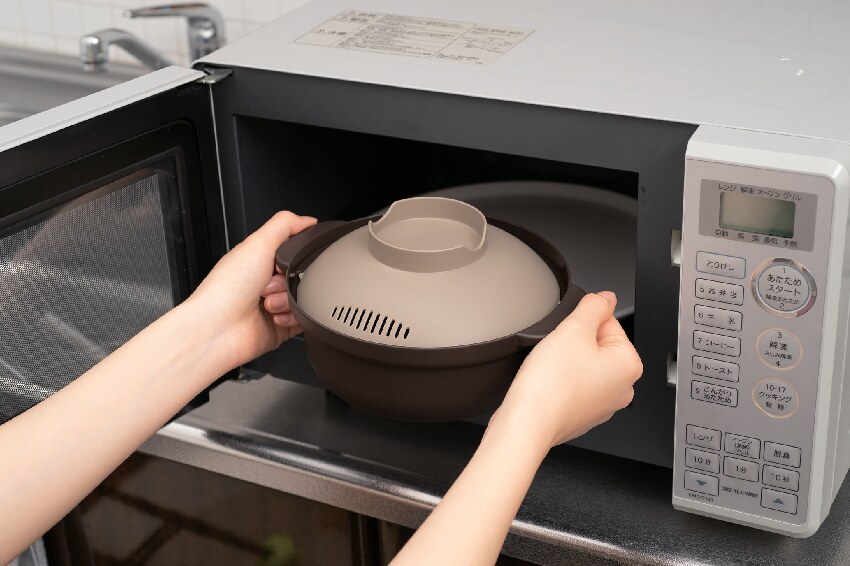 電子レンジで使用する様子